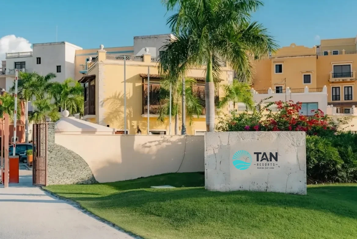 TAN resort marina cap cana exterior